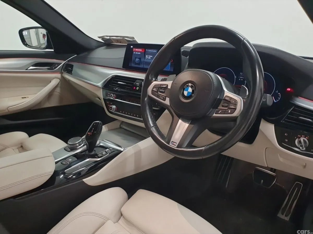BMW 5-Series Estate, Diesel, 2019, Blue