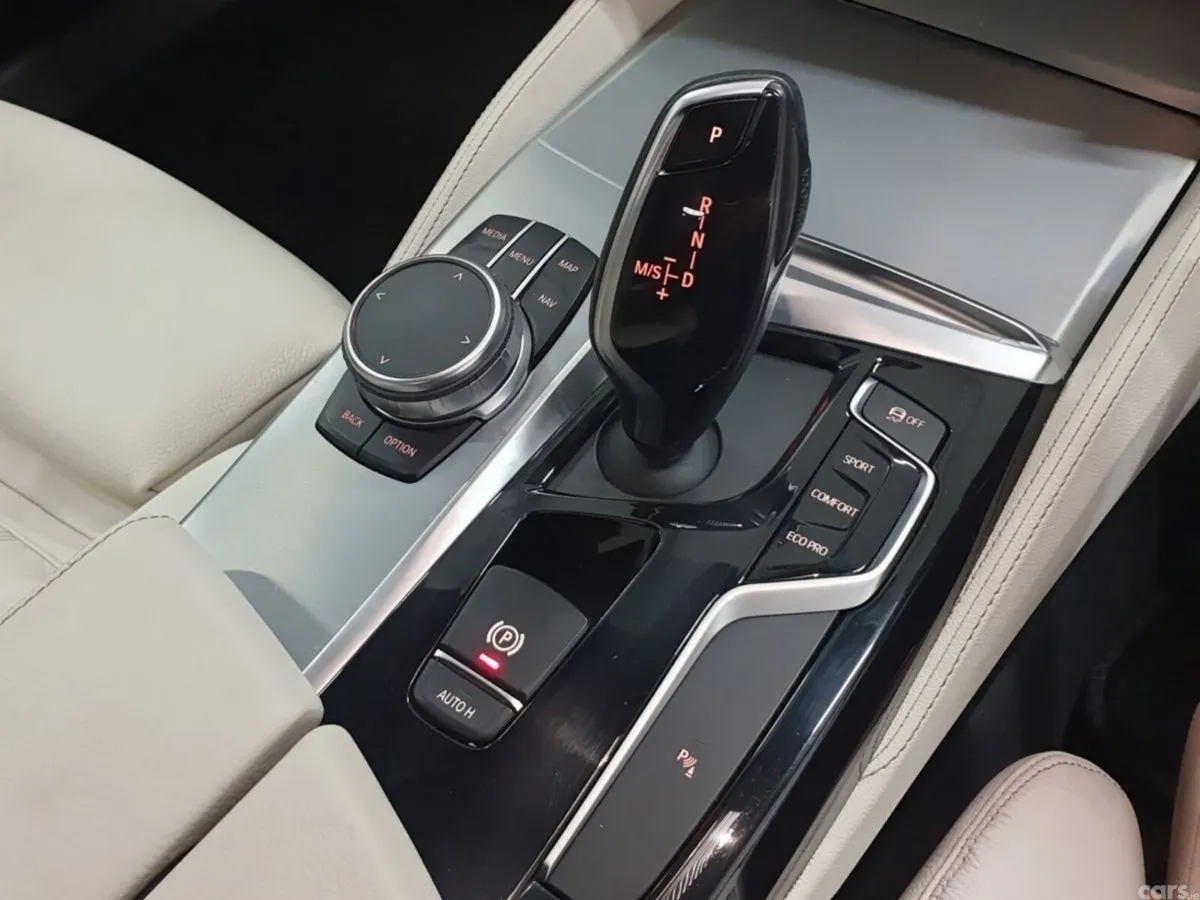 BMW 5-Series Estate, Diesel, 2019, Blue