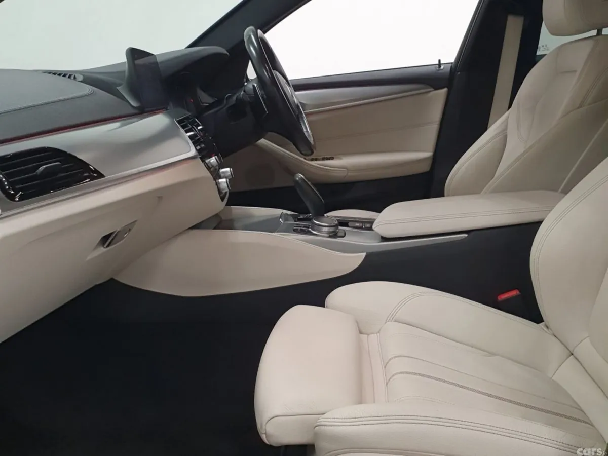 BMW 5-Series Estate, Diesel, 2019, Blue