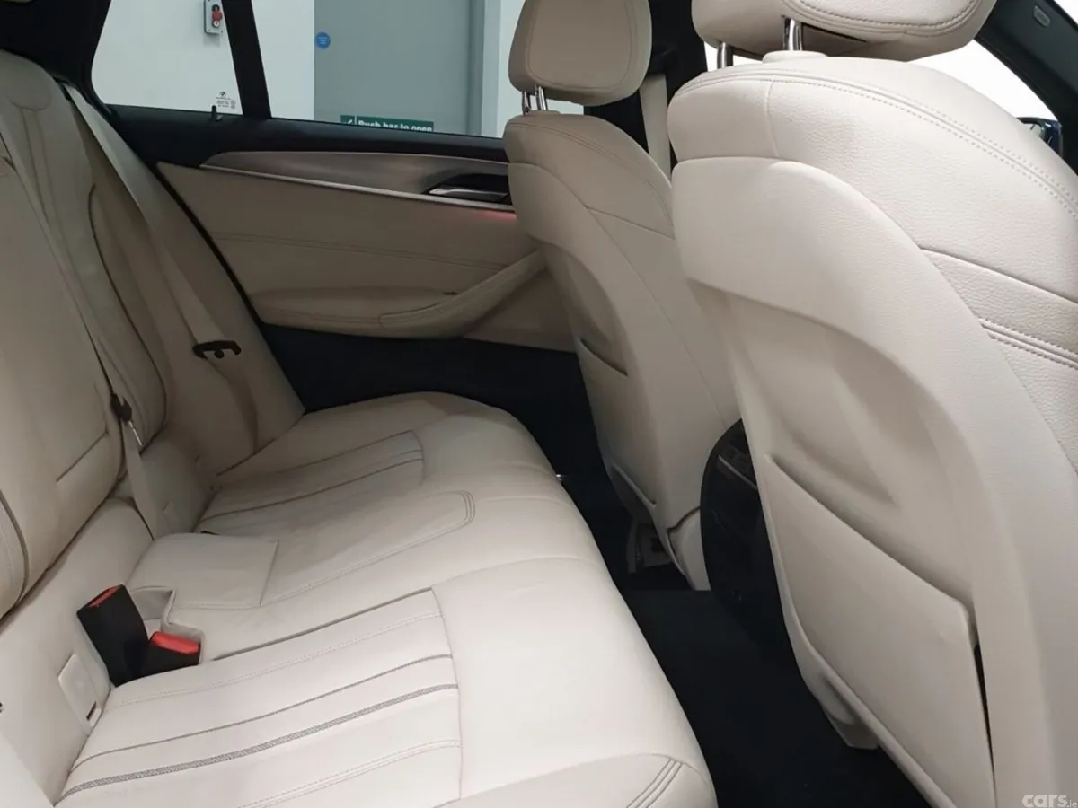 BMW 5-Series Estate, Diesel, 2019, Blue