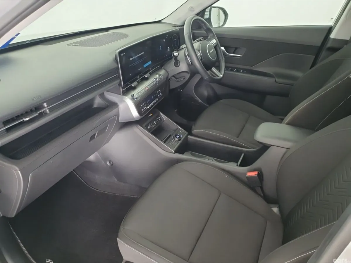 Hyundai KONA Hatchback, Electric, 2024, Silver