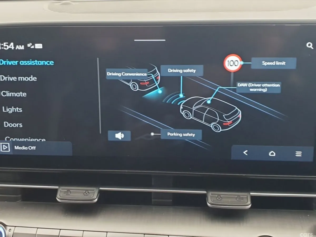 Hyundai KONA Hatchback, Electric, 2024, Silver