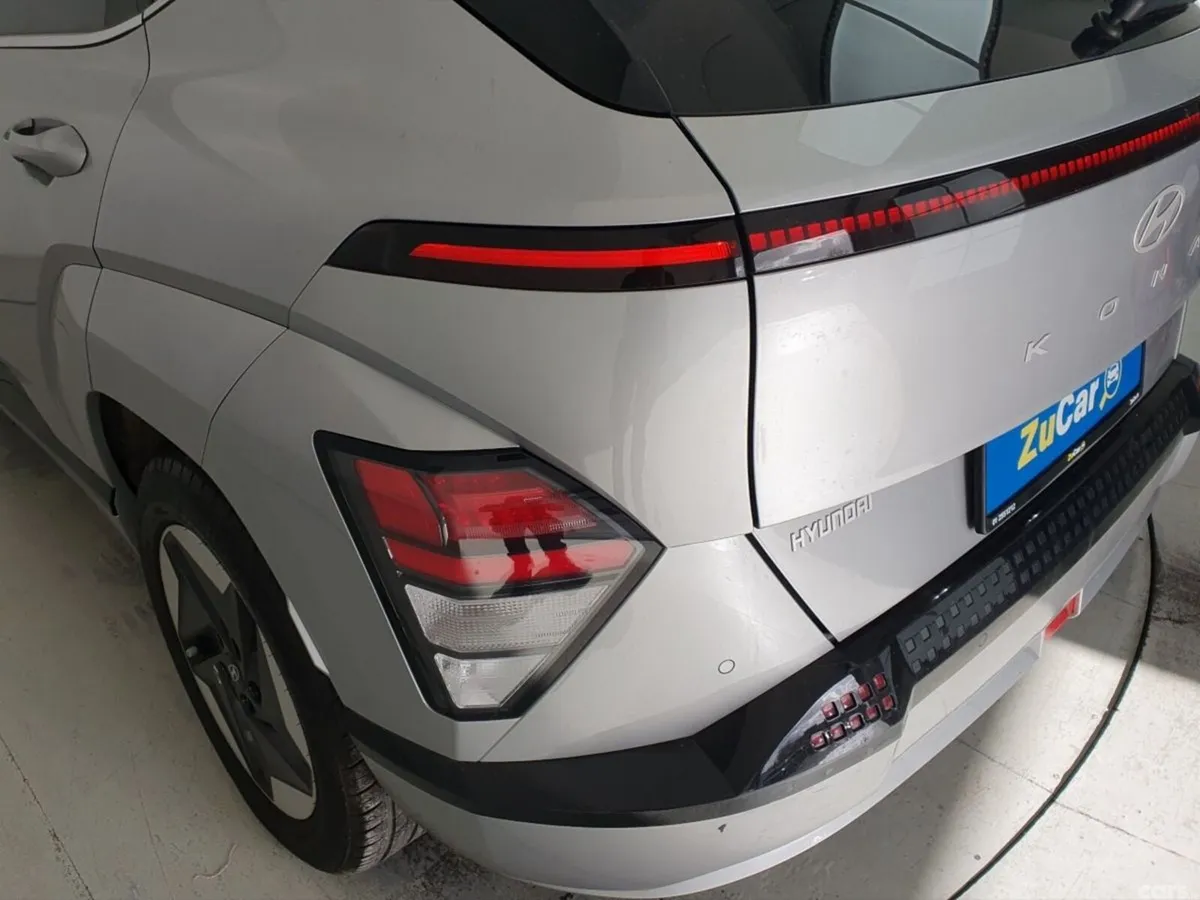Hyundai KONA Hatchback, Electric, 2024, Silver