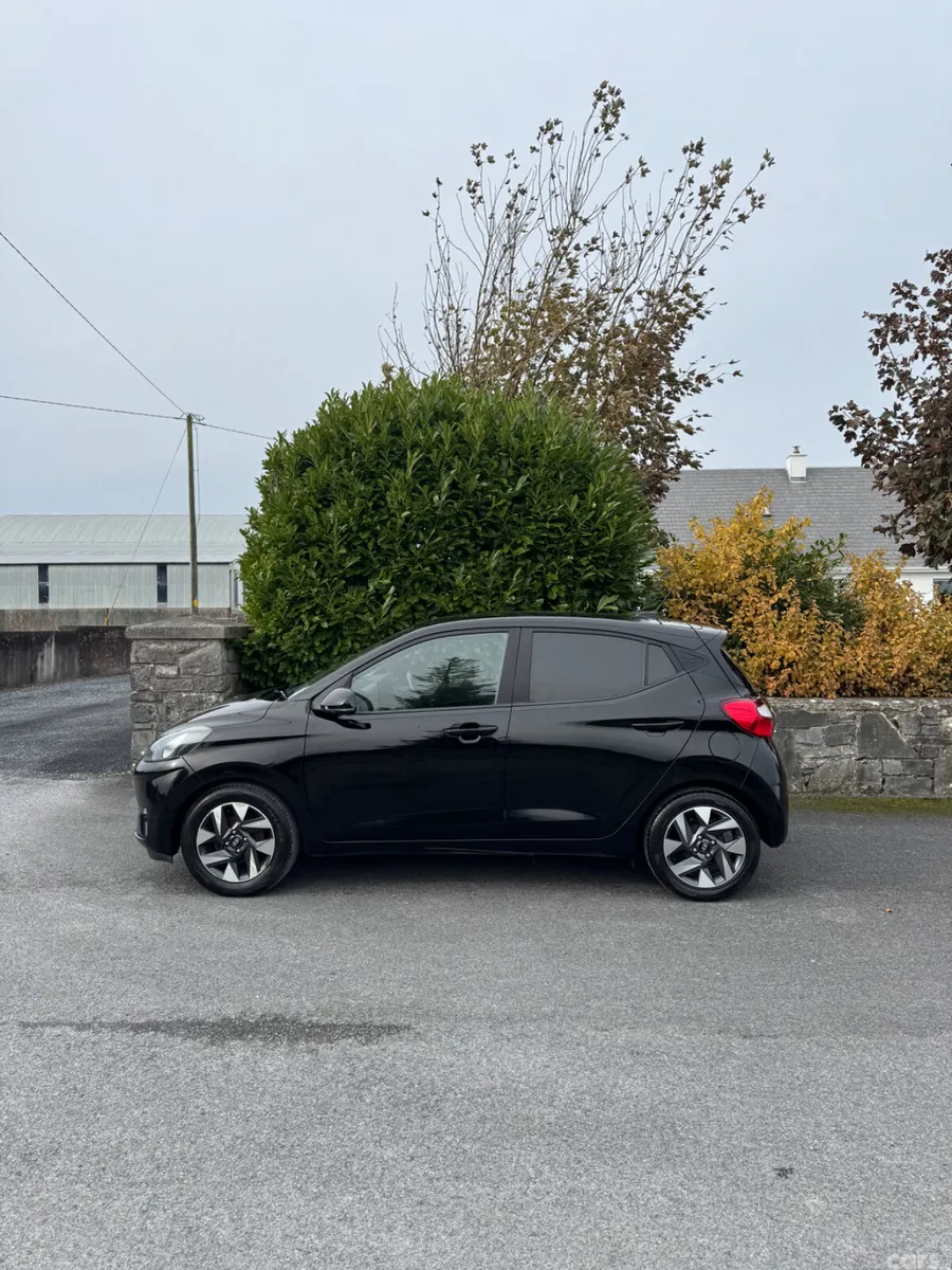 Hyundai i10 Hatchback, Petrol, 2023, Black