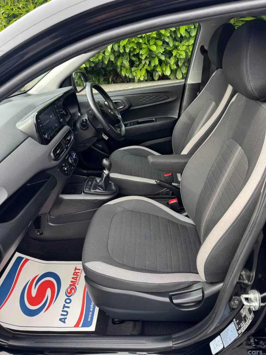 Hyundai i10 Hatchback, Petrol, 2023, Black