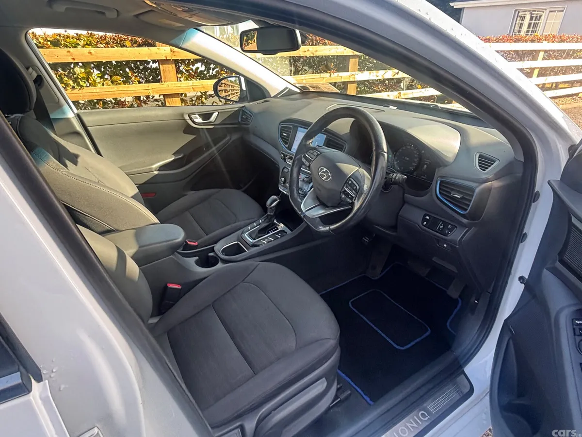 Hyundai IONIQ Hatchback, Petrol Hybrid, 2017, White