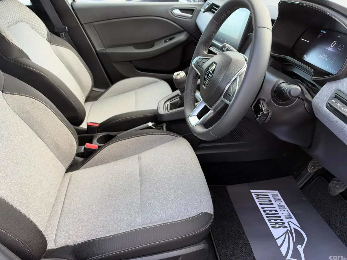 Renault Clio Hatchback, Petrol, 2024, Grey