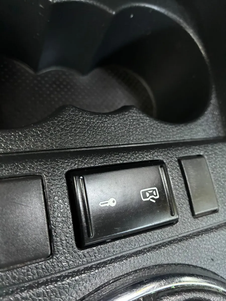 Skoda Fabia Hatchback, Petrol, 2011, Black