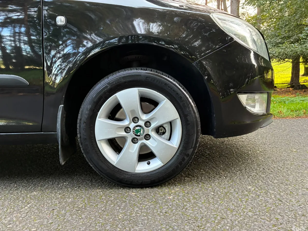 Skoda Fabia Hatchback, Petrol, 2011, Black