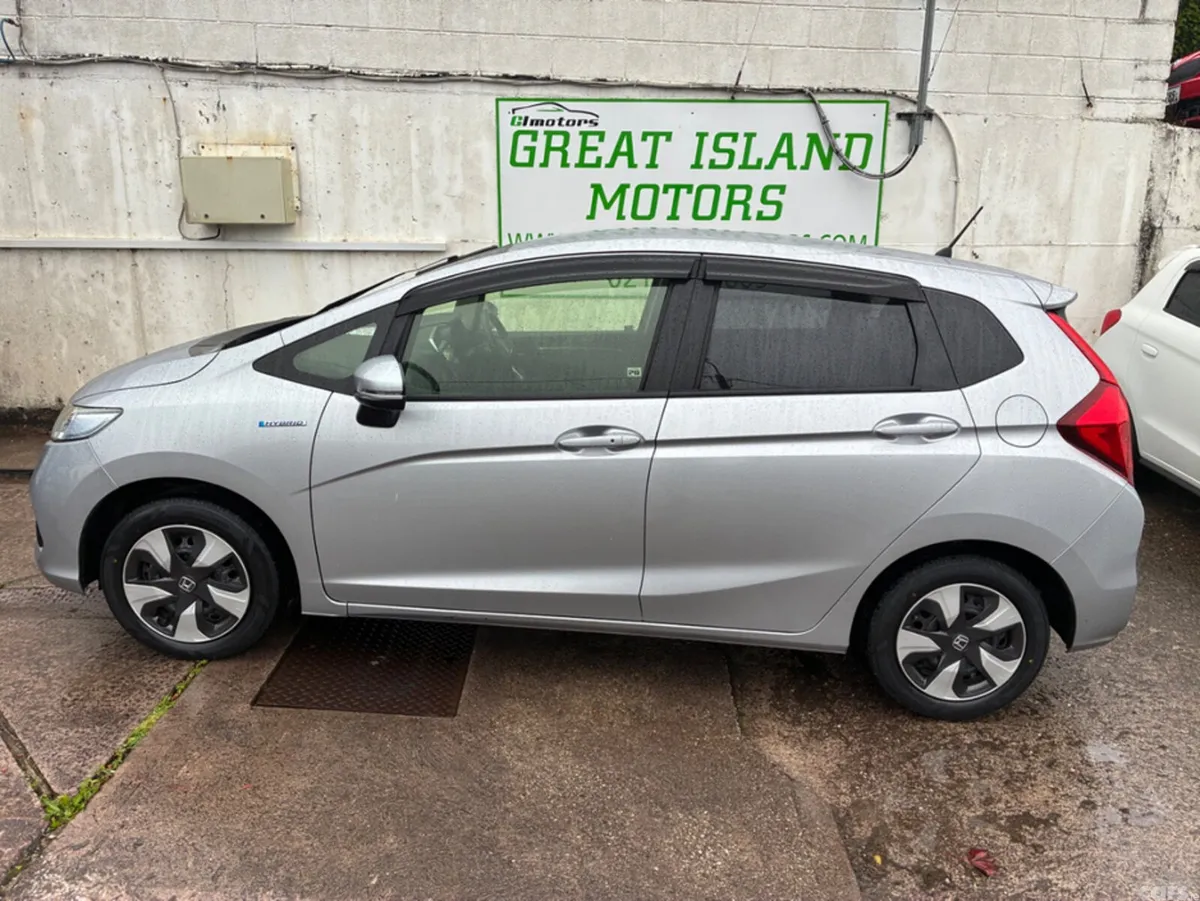 Honda Fit Hatchback, Petrol Hybrid, 2018, Silver