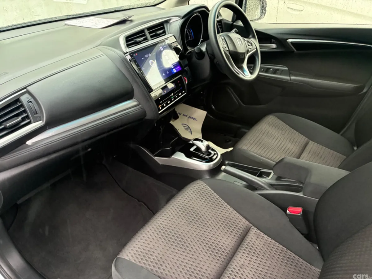 Honda Fit Hatchback, Petrol Hybrid, 2018, Silver