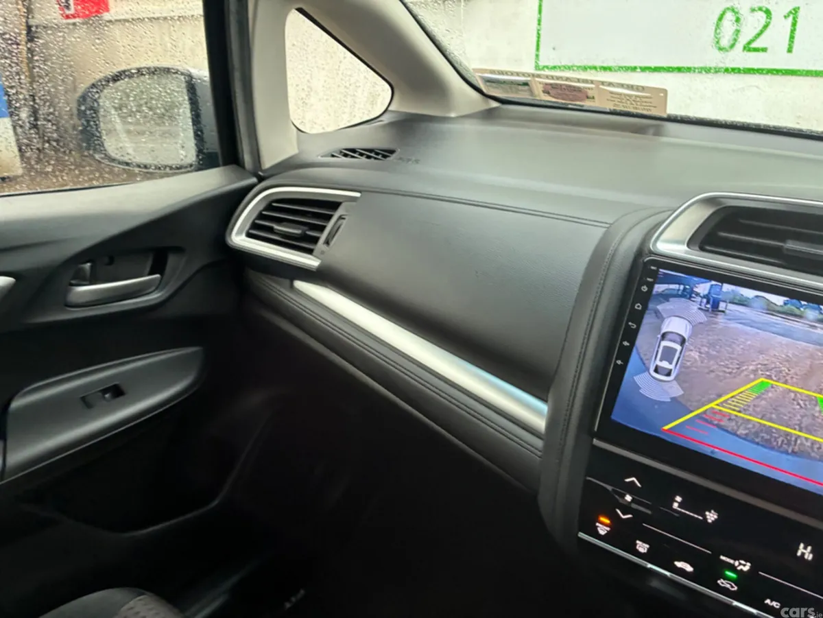 Honda Fit Hatchback, Petrol Hybrid, 2018, Silver