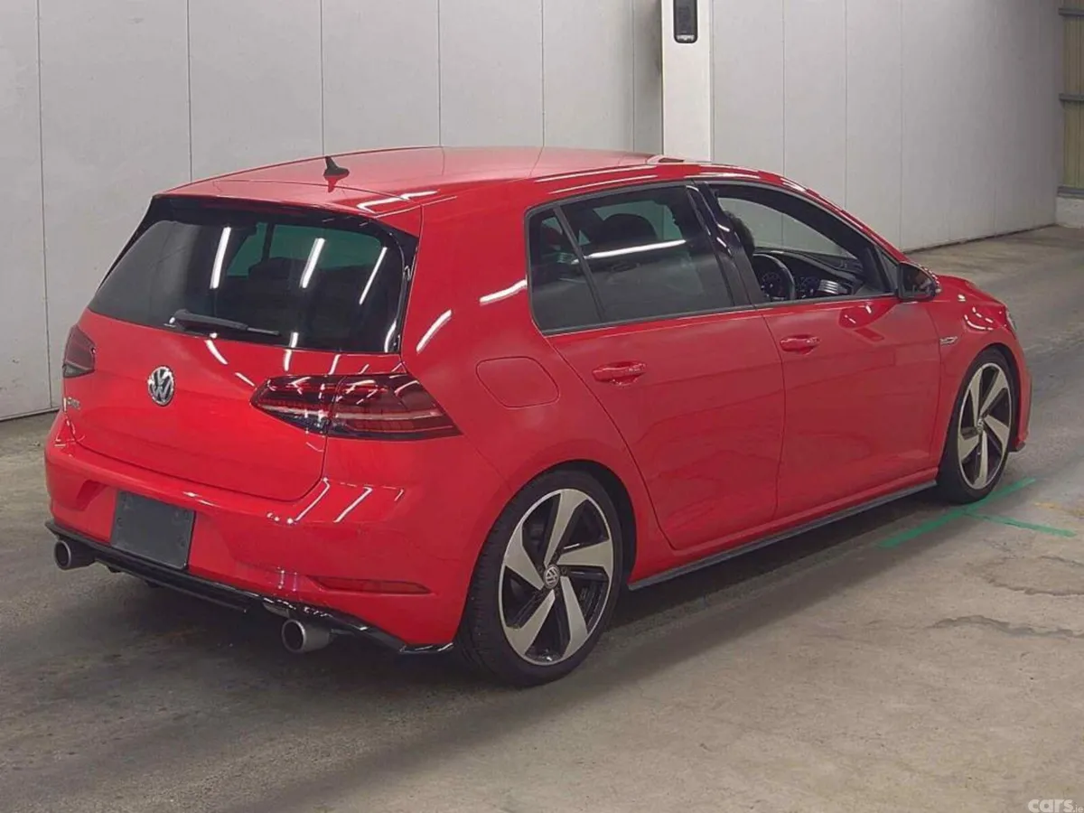 Volkswagen Golf Hatchback, Petrol, 2017, Red