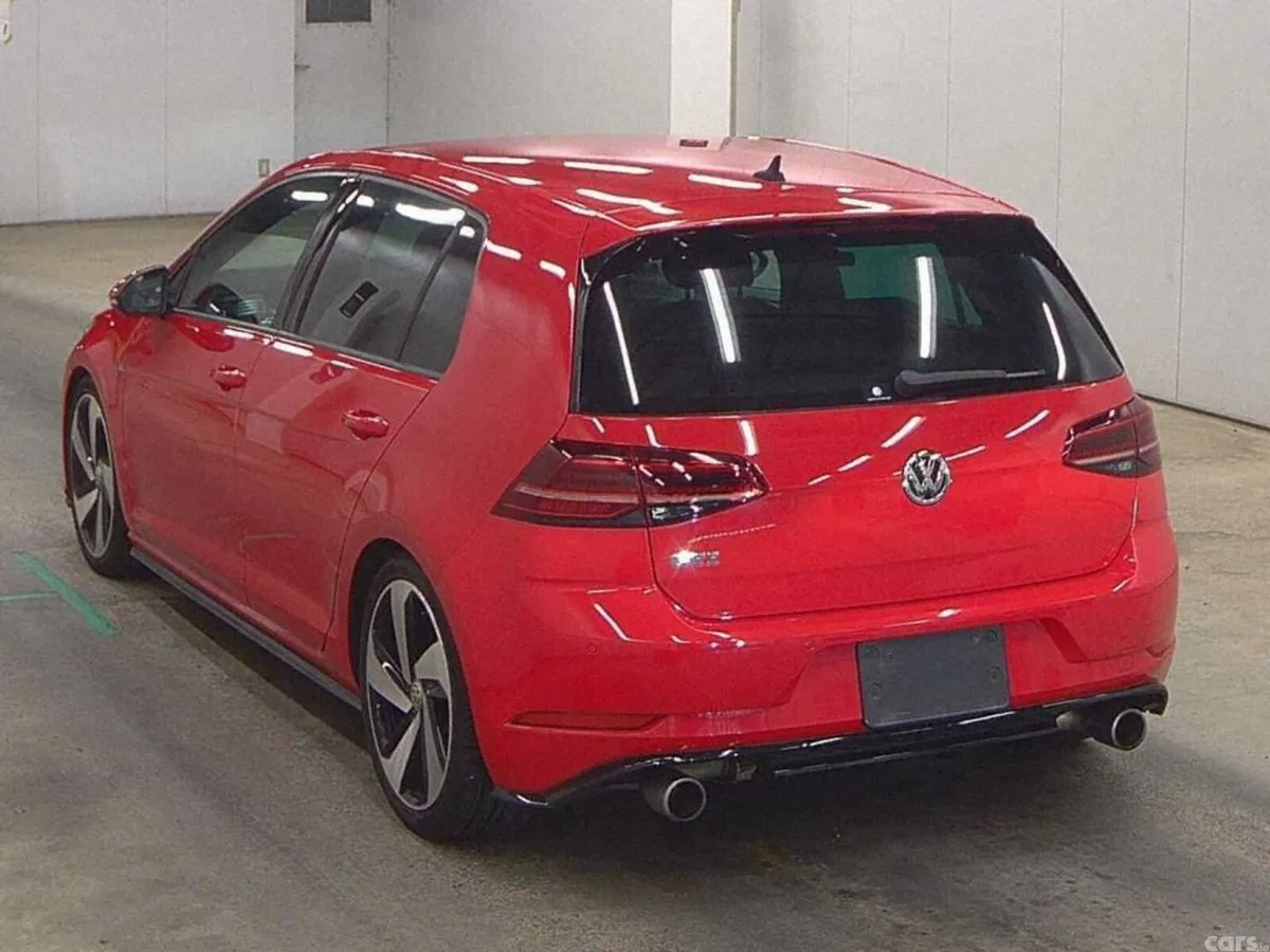 Volkswagen Golf Hatchback, Petrol, 2017, Red