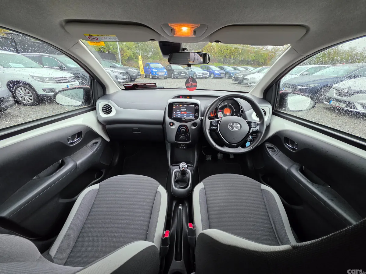 Toyota Aygo Hatchback, Petrol, 2019, White