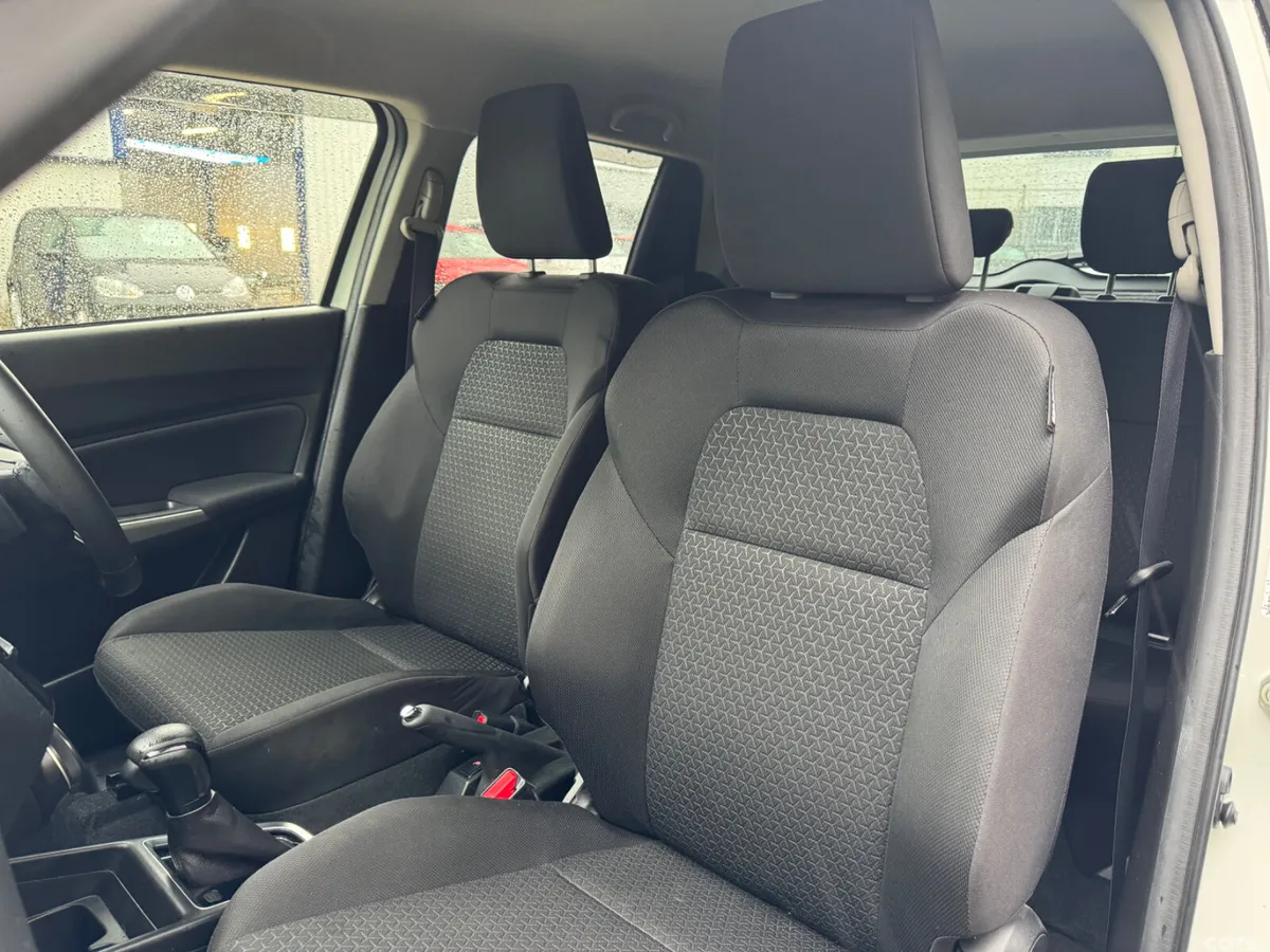 Suzuki Swift Hatchback, Petrol Hybrid, 2018, White