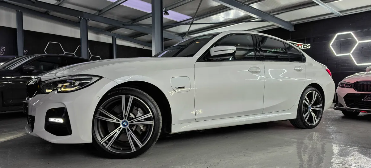 BMW 3-Series Saloon, Petrol Plug-in Hybrid, 2021, White