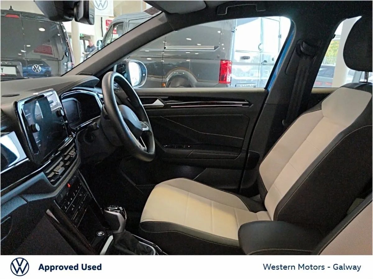 Volkswagen T-Roc SUV, Petrol, 2024, Blue