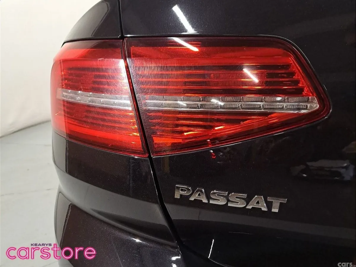 Volkswagen Passat Saloon, Diesel, 2016, Black