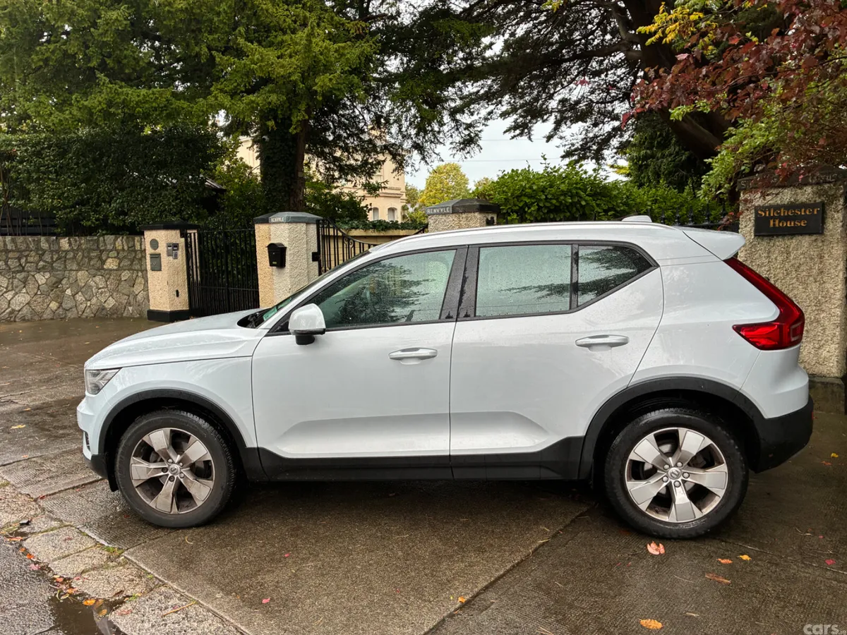 Volvo XC40 SUV, Petrol, 2020, Grey