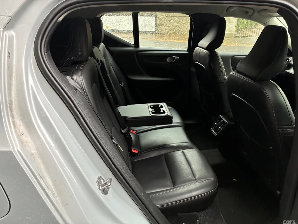 Volvo XC40 SUV, Petrol, 2020, Grey