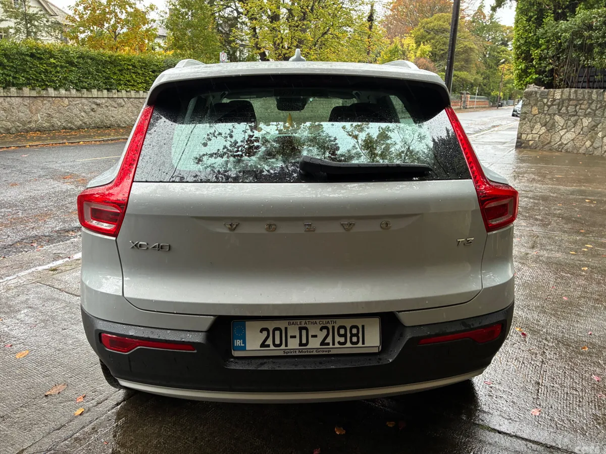 Volvo XC40 SUV, Petrol, 2020, Grey