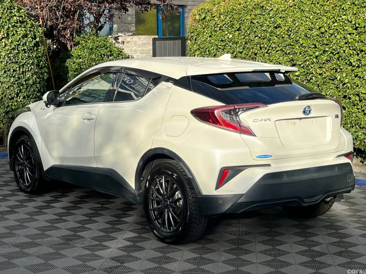 Toyota C-HR SUV, Petrol Hybrid, 2018, White