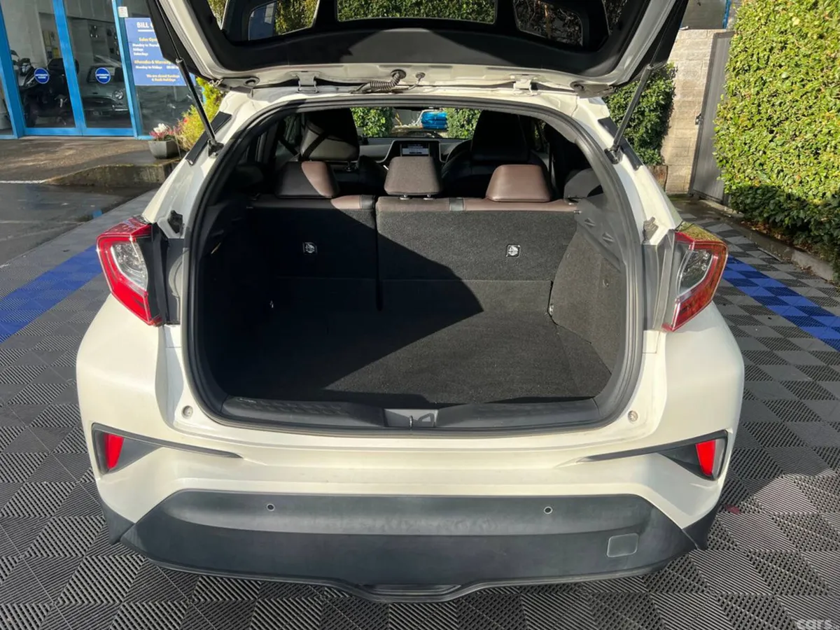 Toyota C-HR SUV, Petrol Hybrid, 2018, White