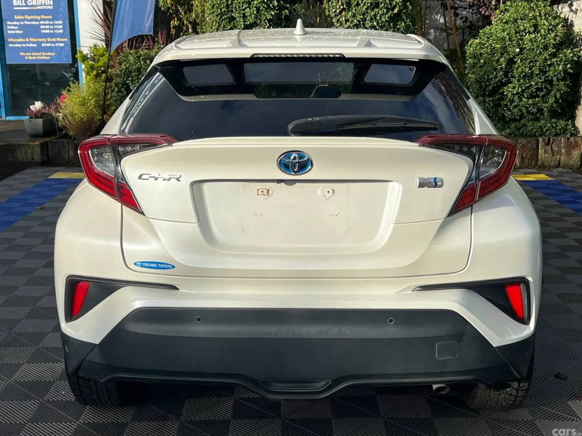 Toyota C-HR SUV, Petrol Hybrid, 2018, White
