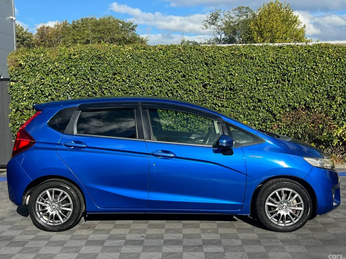 Honda Fit Hatchback, Petrol Hybrid, 2017, Blue
