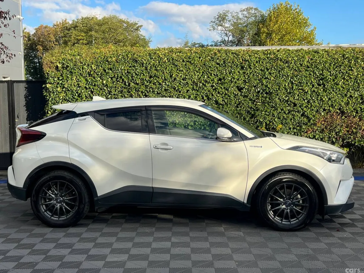 Toyota C-HR SUV, Petrol Hybrid, 2018, White