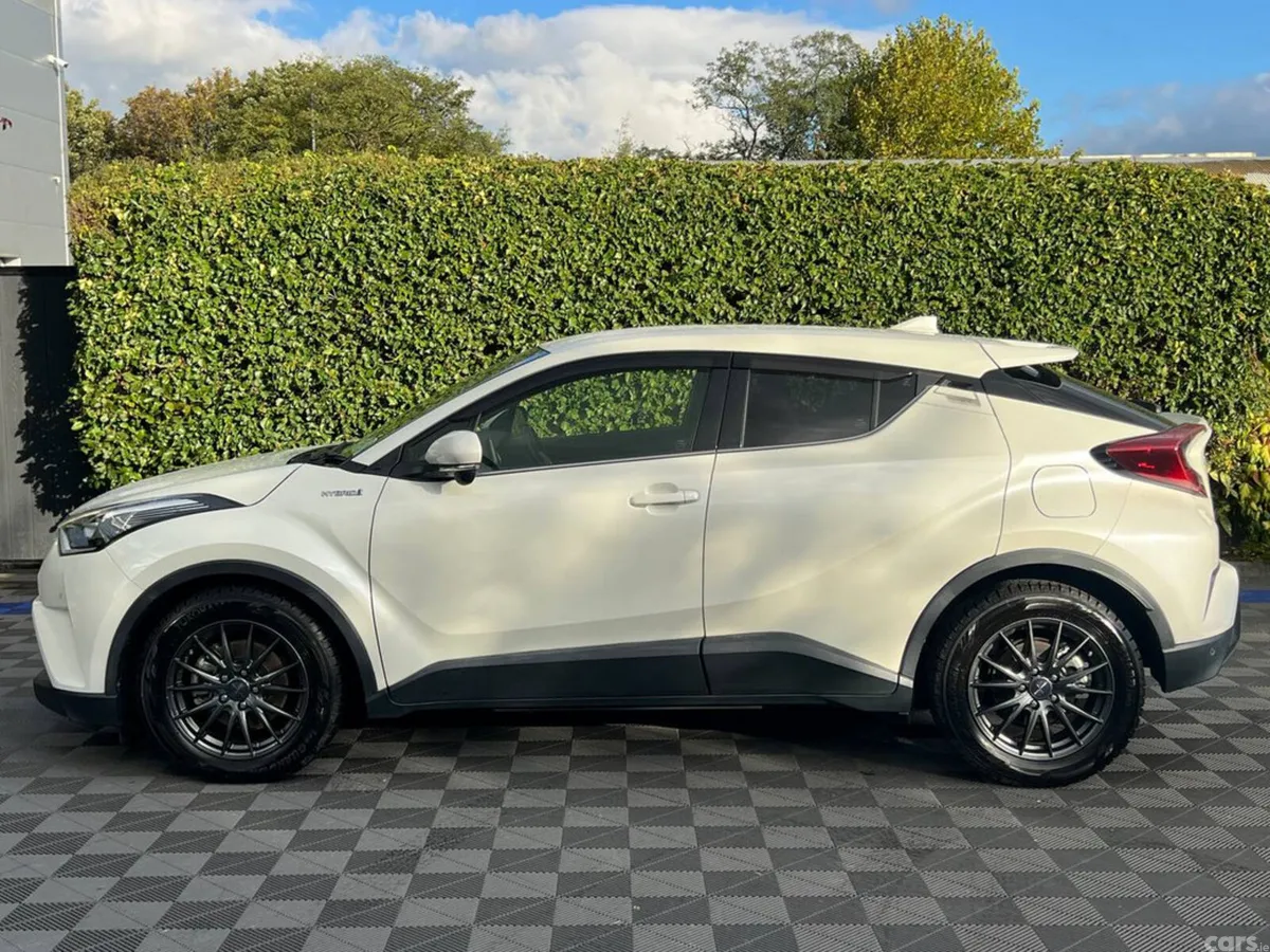 Toyota C-HR SUV, Petrol Hybrid, 2018, White