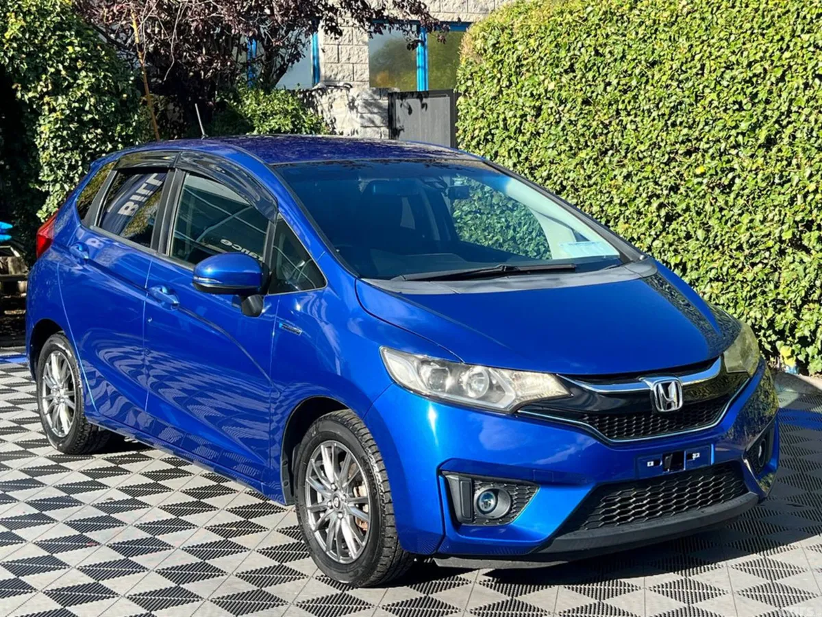 Honda Fit Hatchback, Petrol Hybrid, 2017, Blue