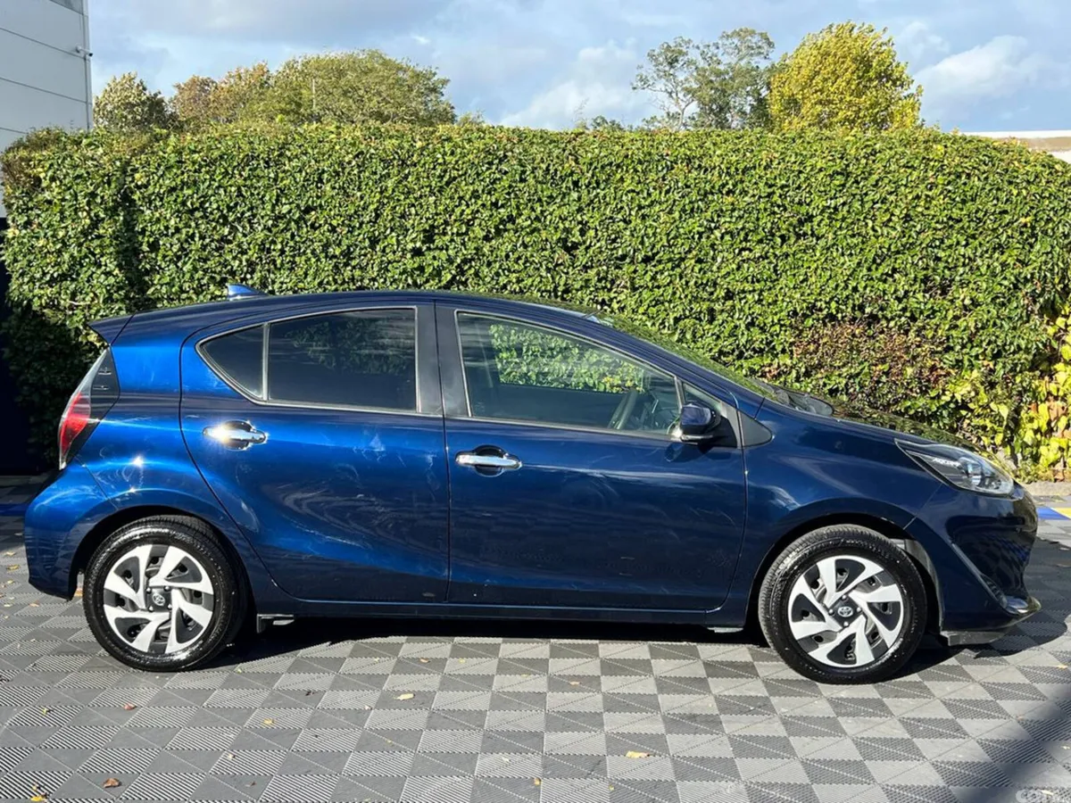 Toyota Aqua Hatchback, Petrol Hybrid, 2020, Blue