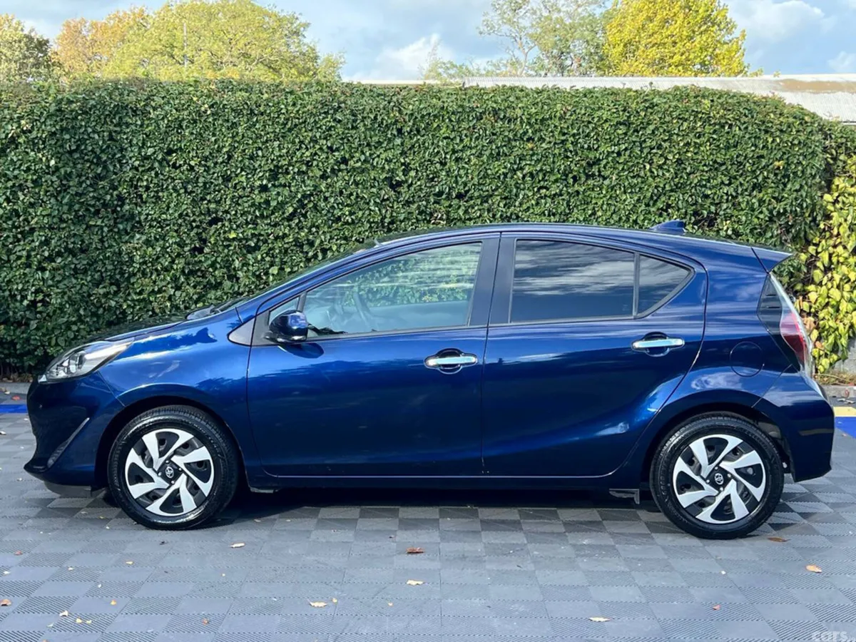 Toyota Aqua Hatchback, Petrol Hybrid, 2020, Blue