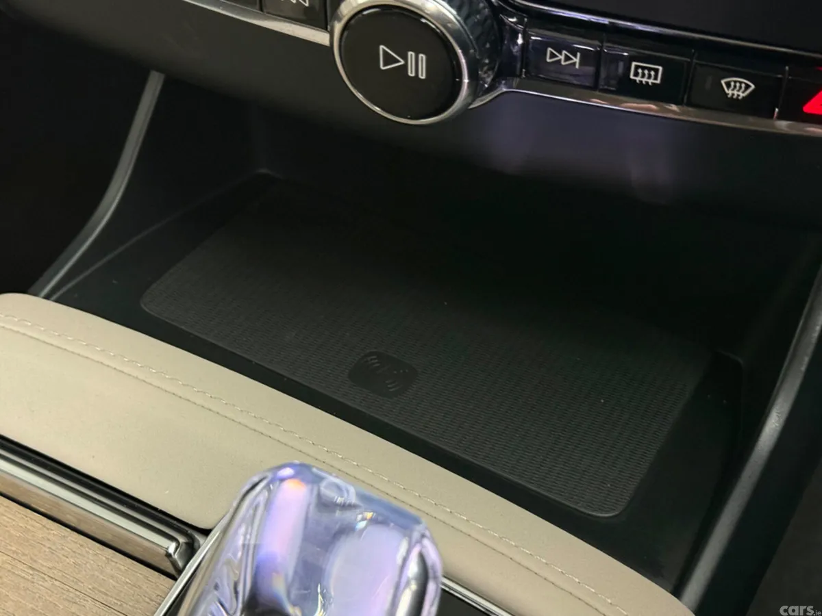 Volvo XC90 SUV, Petrol Plug-in Hybrid, 2025, Blue