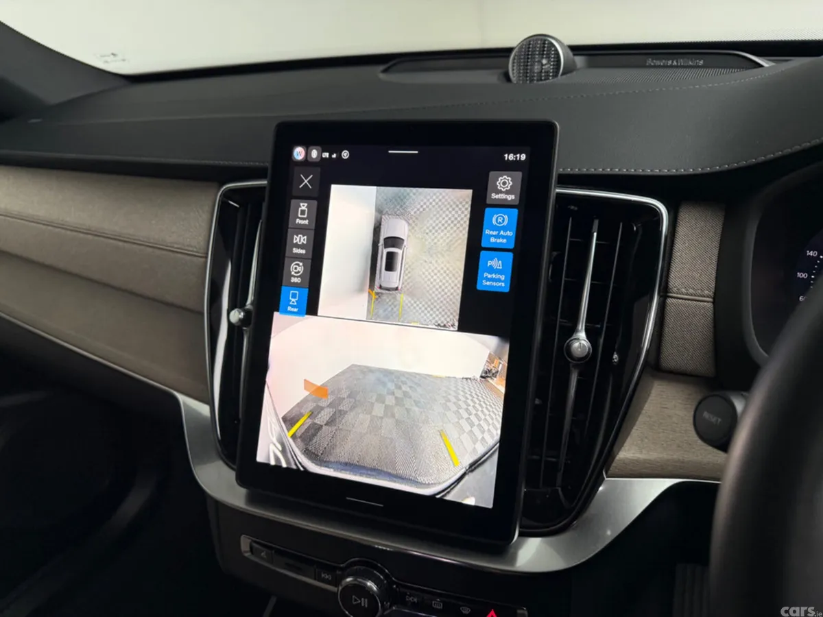 Volvo XC90 SUV, Petrol Plug-in Hybrid, 2025, Blue