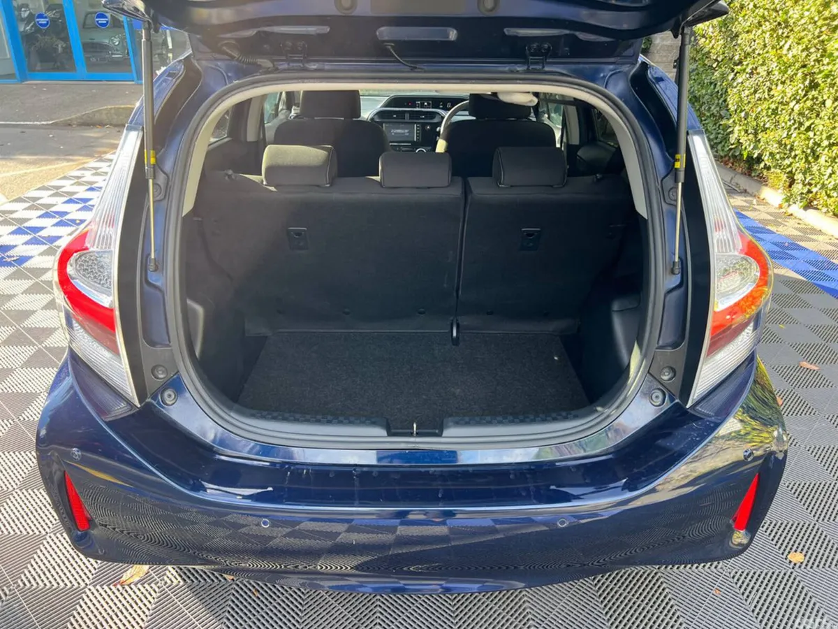 Toyota Aqua Hatchback, Petrol Hybrid, 2020, Blue