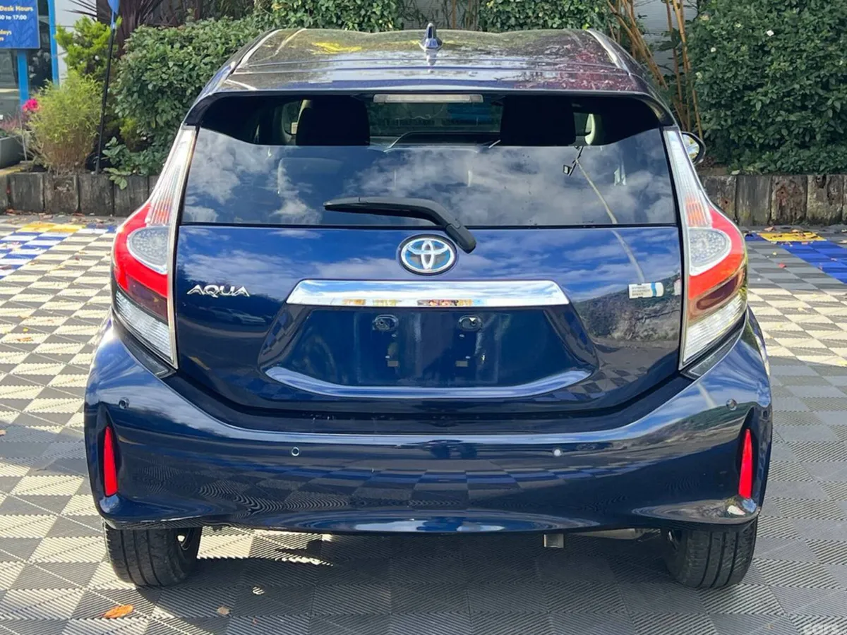 Toyota Aqua Hatchback, Petrol Hybrid, 2020, Blue