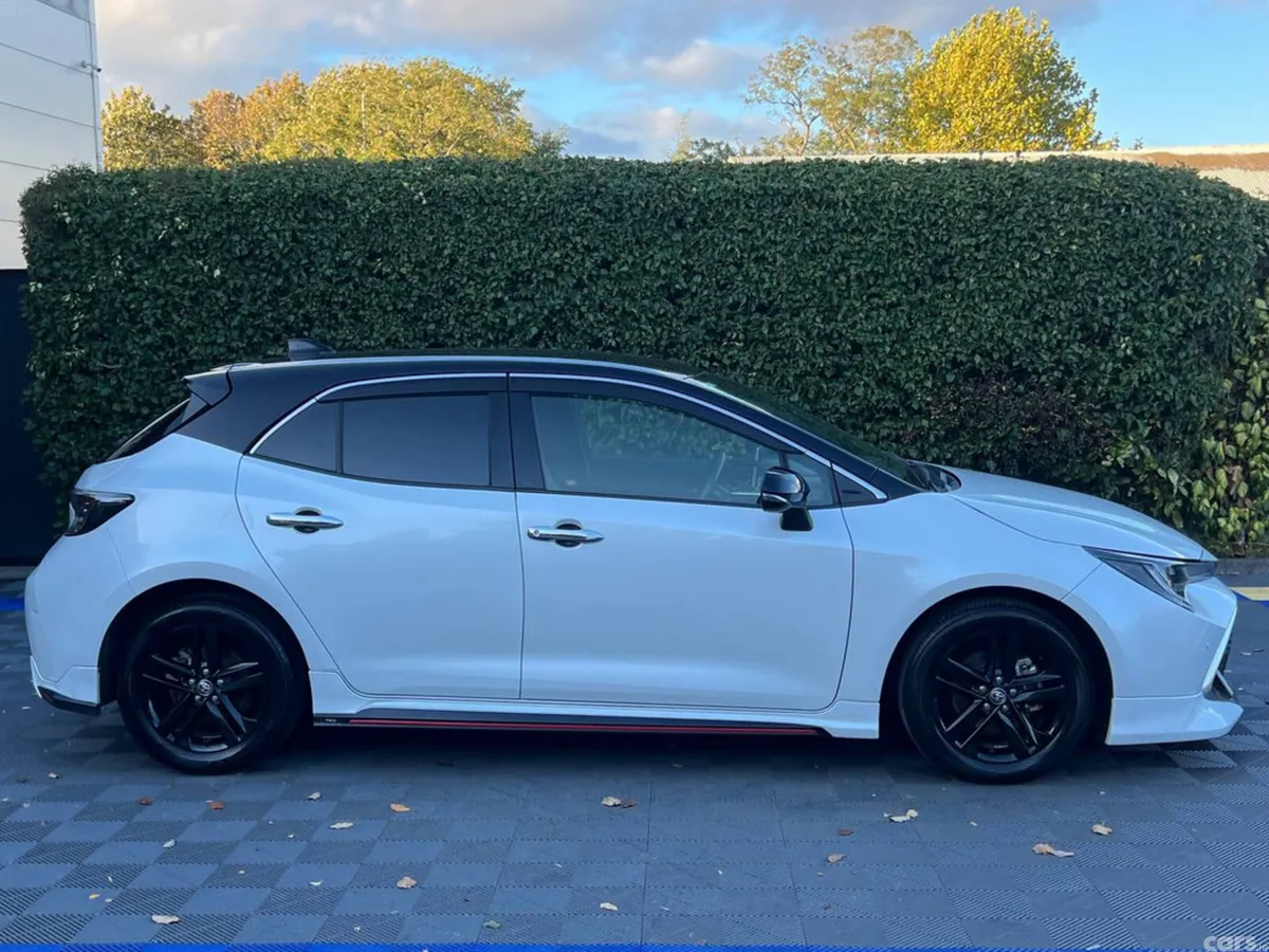 Toyota Corolla Hatchback, Petrol Hybrid, 2020, White