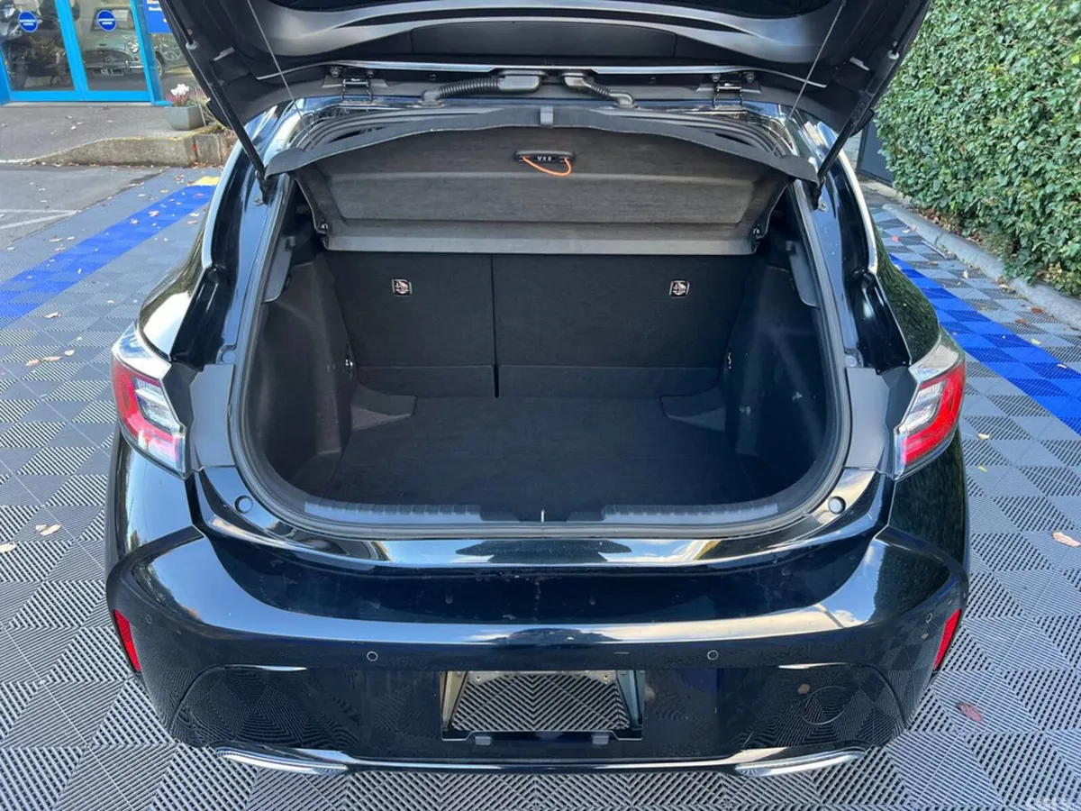 Toyota Corolla Hatchback, Petrol Hybrid, 2018, Black