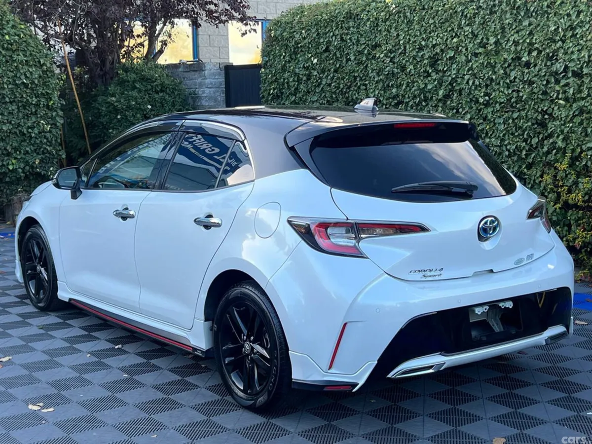 Toyota Corolla Hatchback, Petrol Hybrid, 2020, White