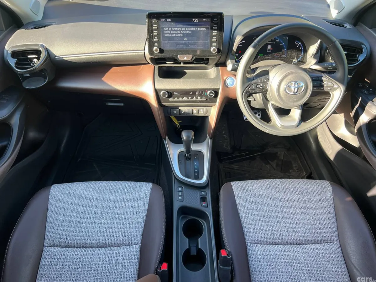 Toyota Yaris Cross Hatchback, Petrol Hybrid, 2021, White