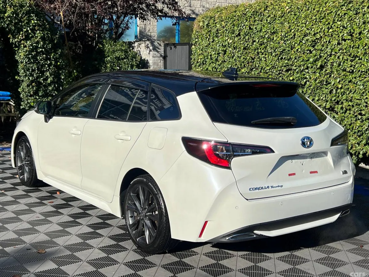 Toyota Corolla Estate, Petrol Hybrid, 2021, White