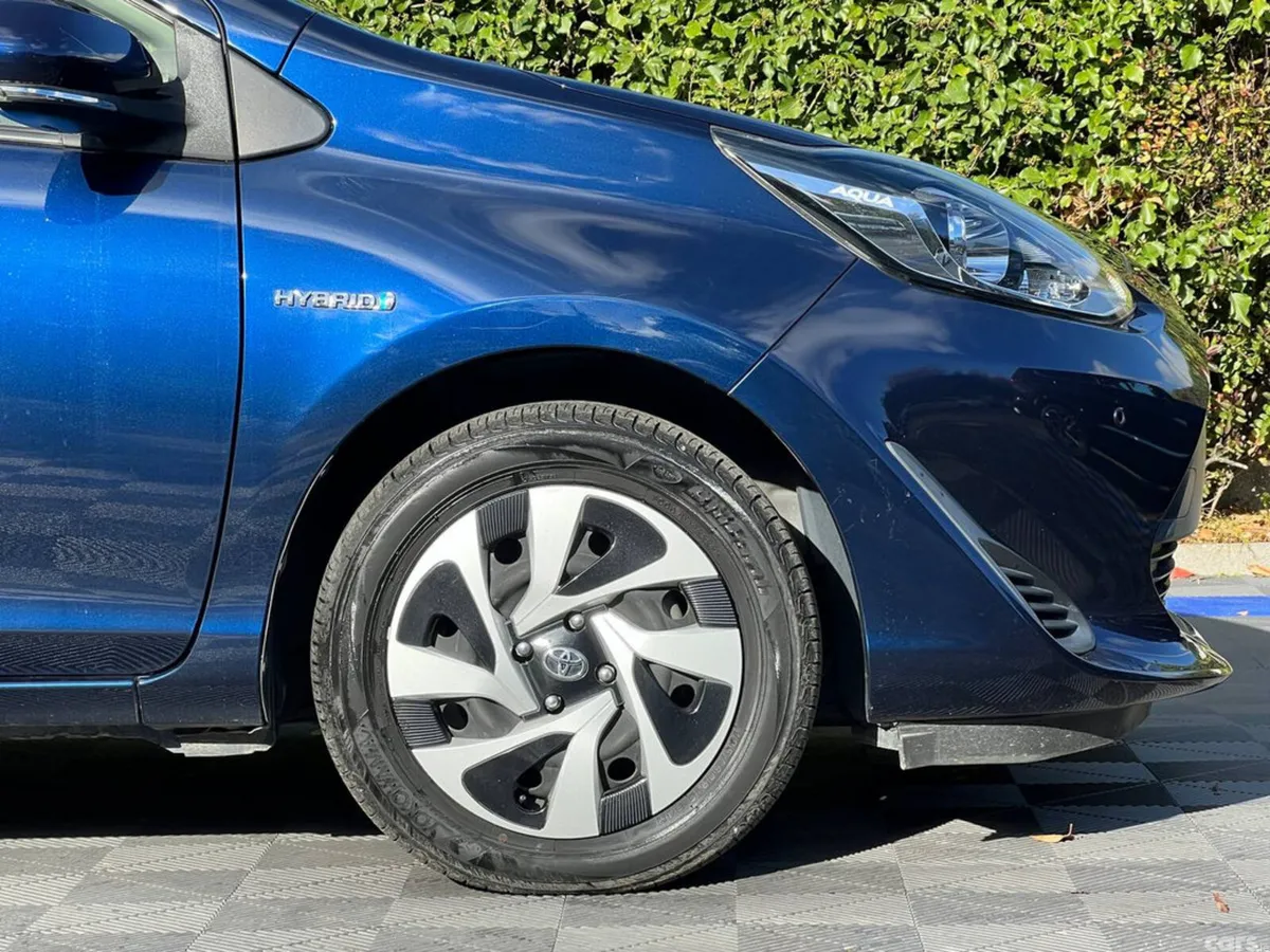 Toyota Aqua Hatchback, Petrol Hybrid, 2019, Blue