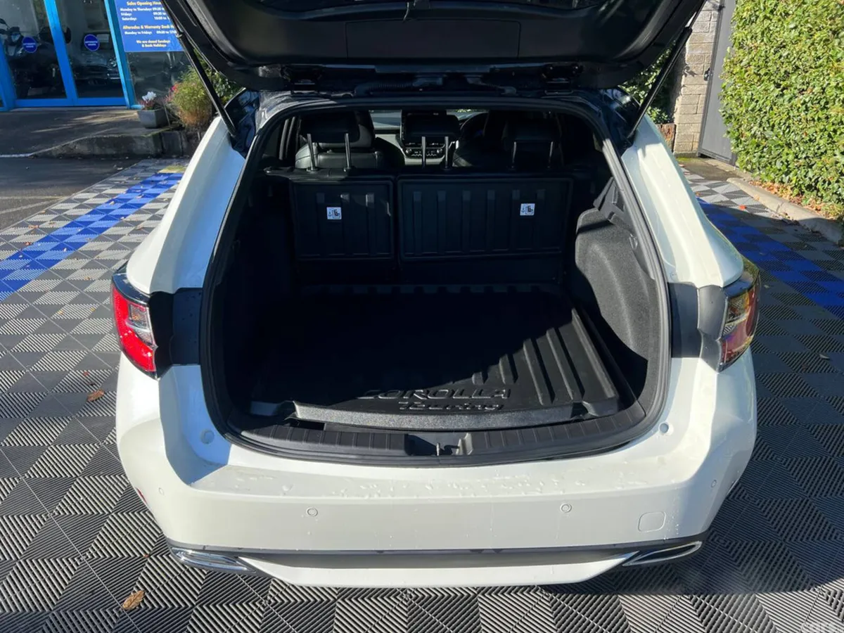 Toyota Corolla Estate, Petrol Hybrid, 2021, White
