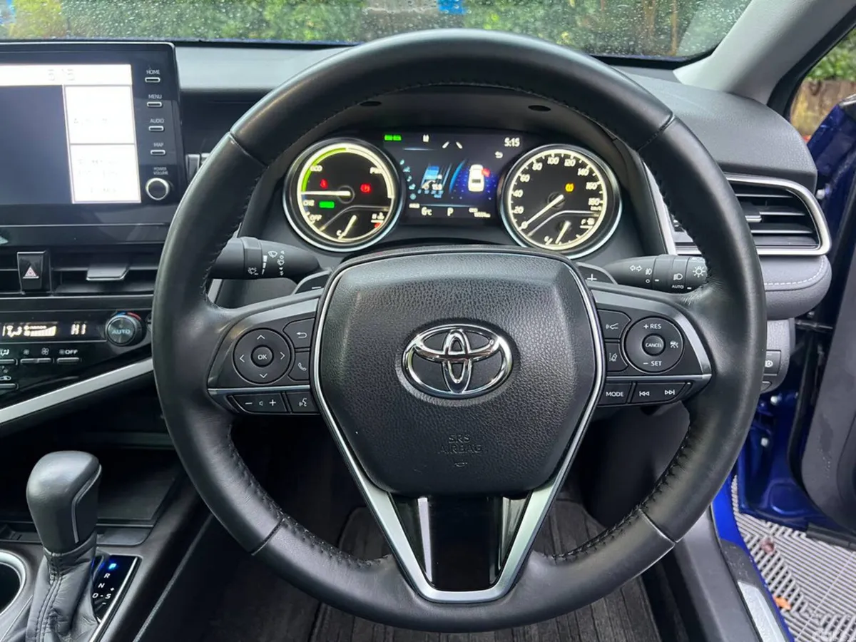 Toyota Camry Saloon, Petrol Hybrid, 2023, Blue