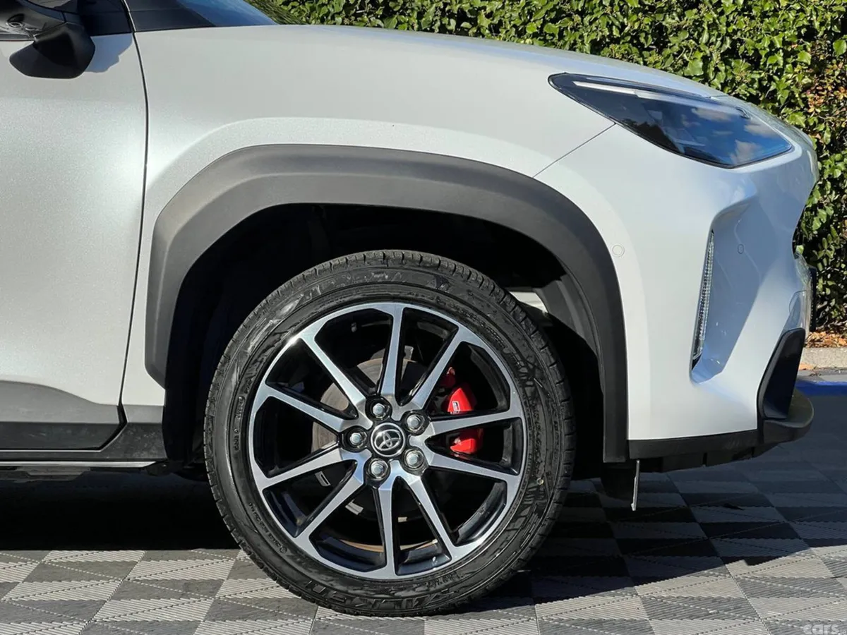 Toyota Yaris Cross SUV, Petrol Hybrid, 2024, White