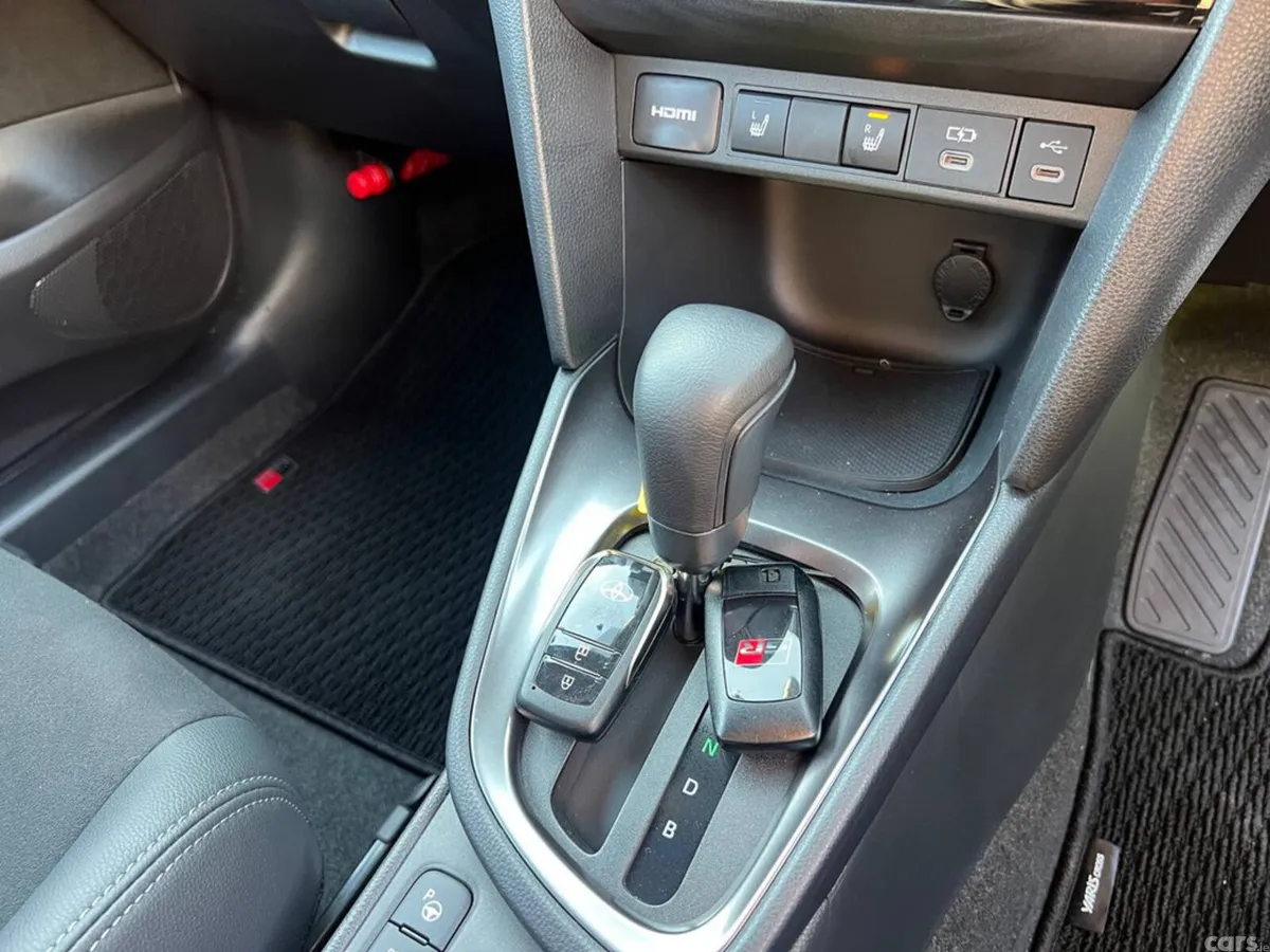 Toyota Yaris Cross SUV, Petrol Hybrid, 2024, White
