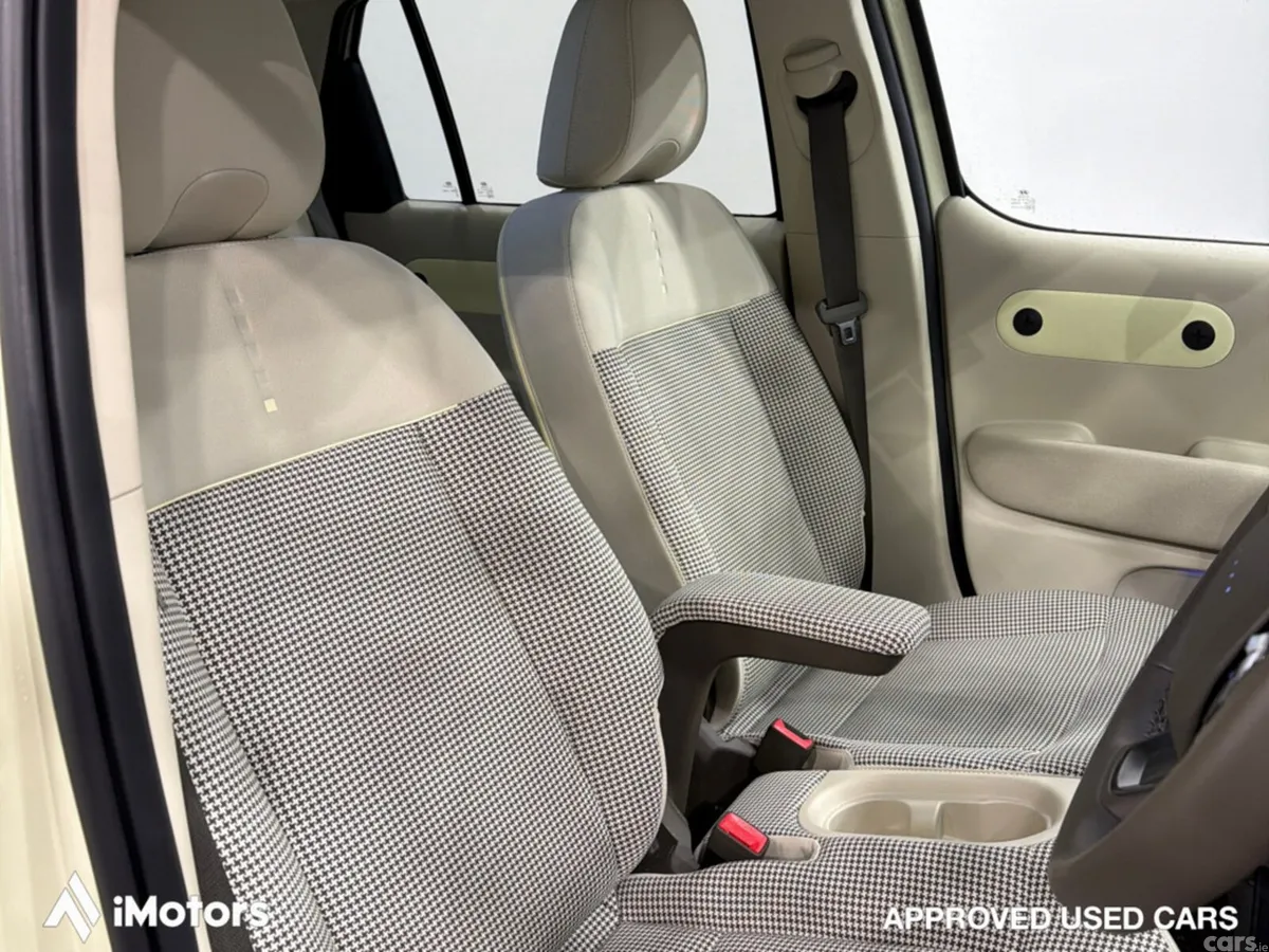Hyundai INSTER SUV, Electric, 2025, Yellow